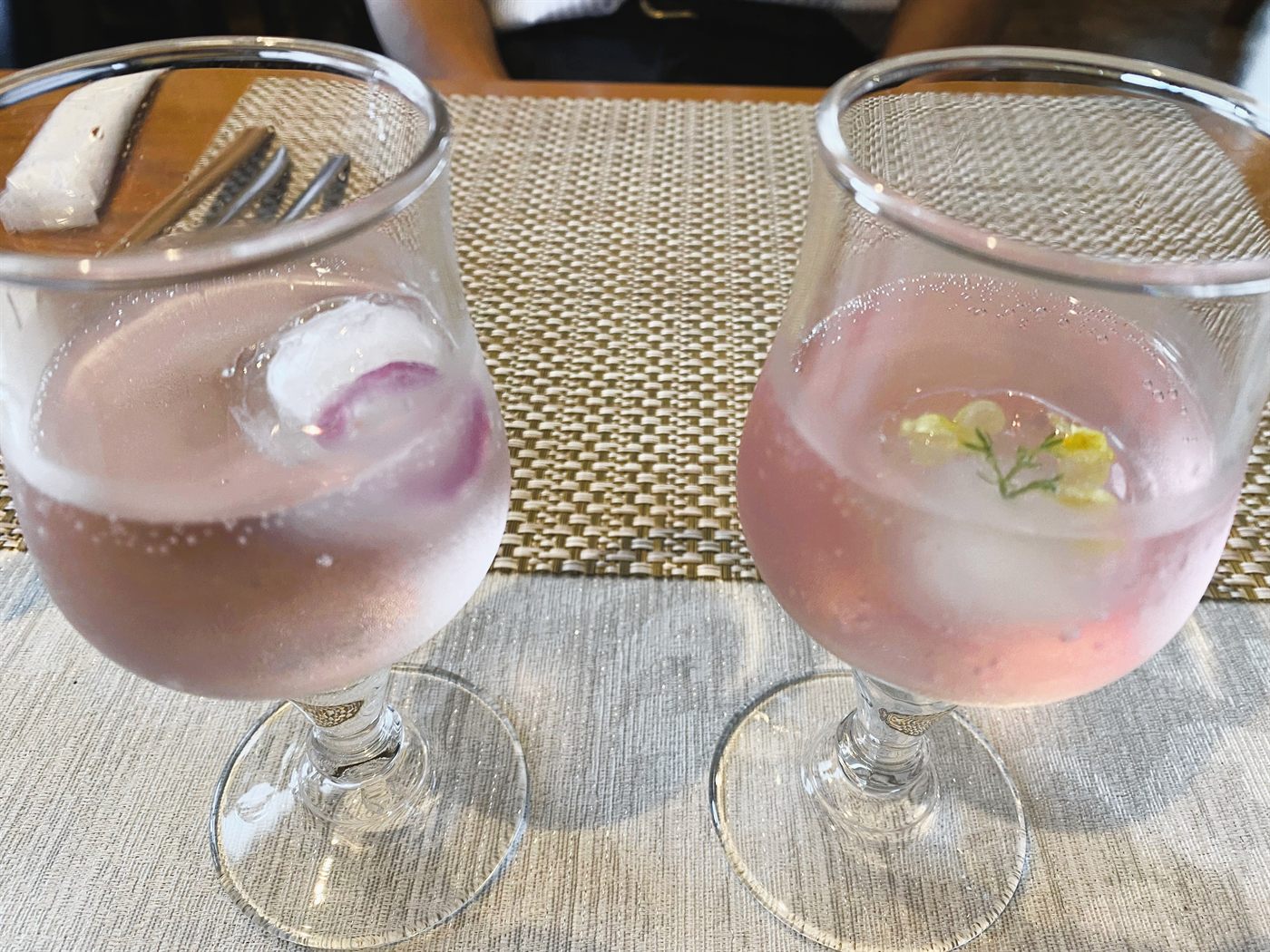ドリンクや氷